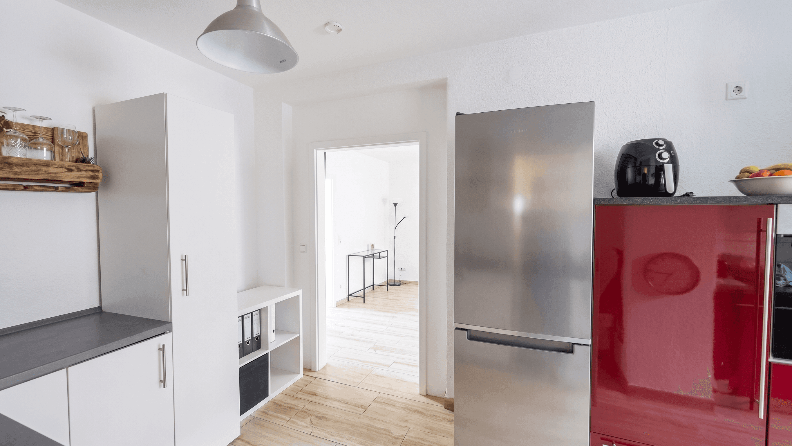 Modern 3-Bedroom Apartment with Garage near Clay