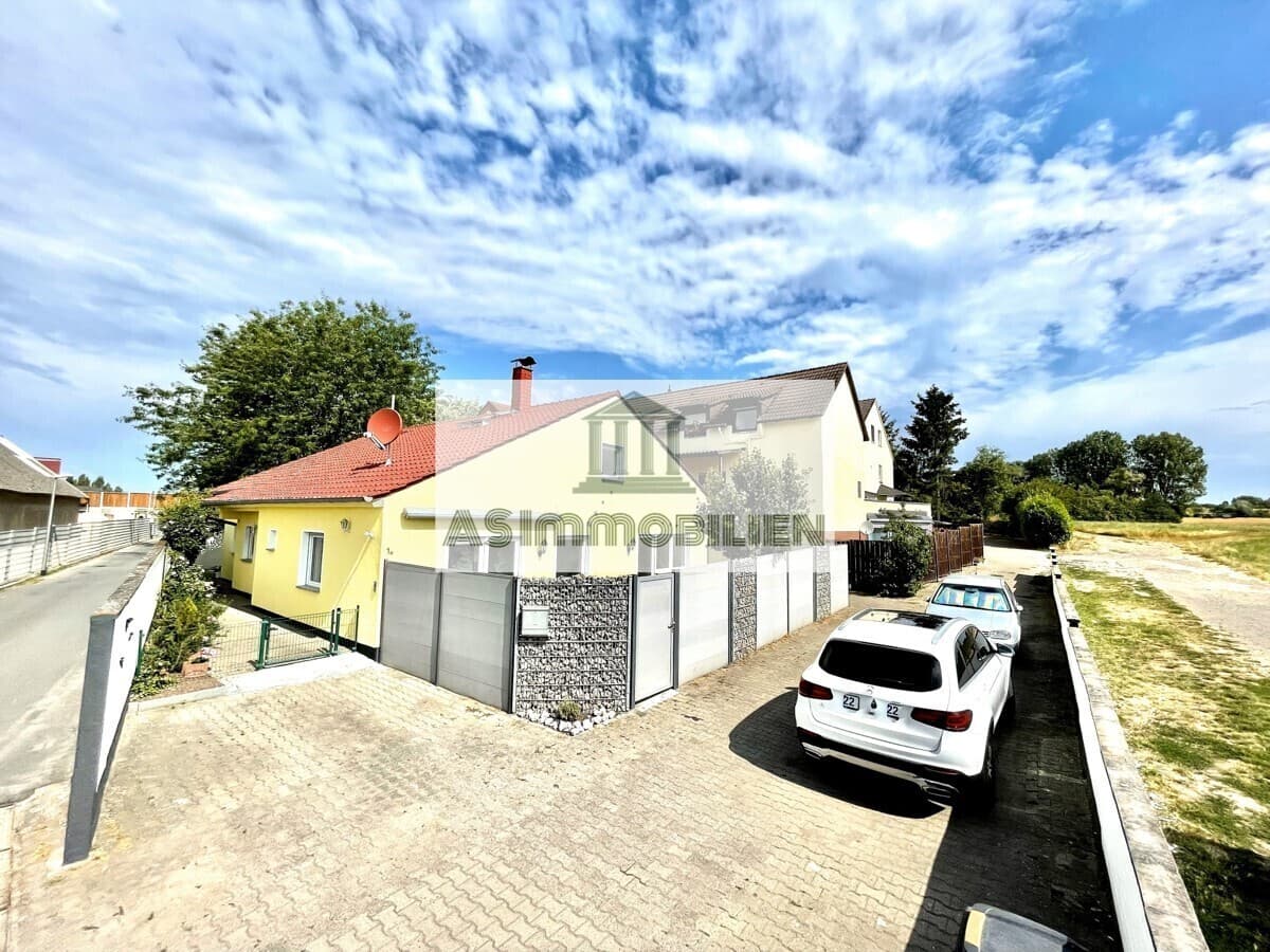 AS IMMOBILIEN: Wiesbaden Delkenheim Wohnen und Arbeiten unter einem Dach EBK, Kamin, Stellplätze