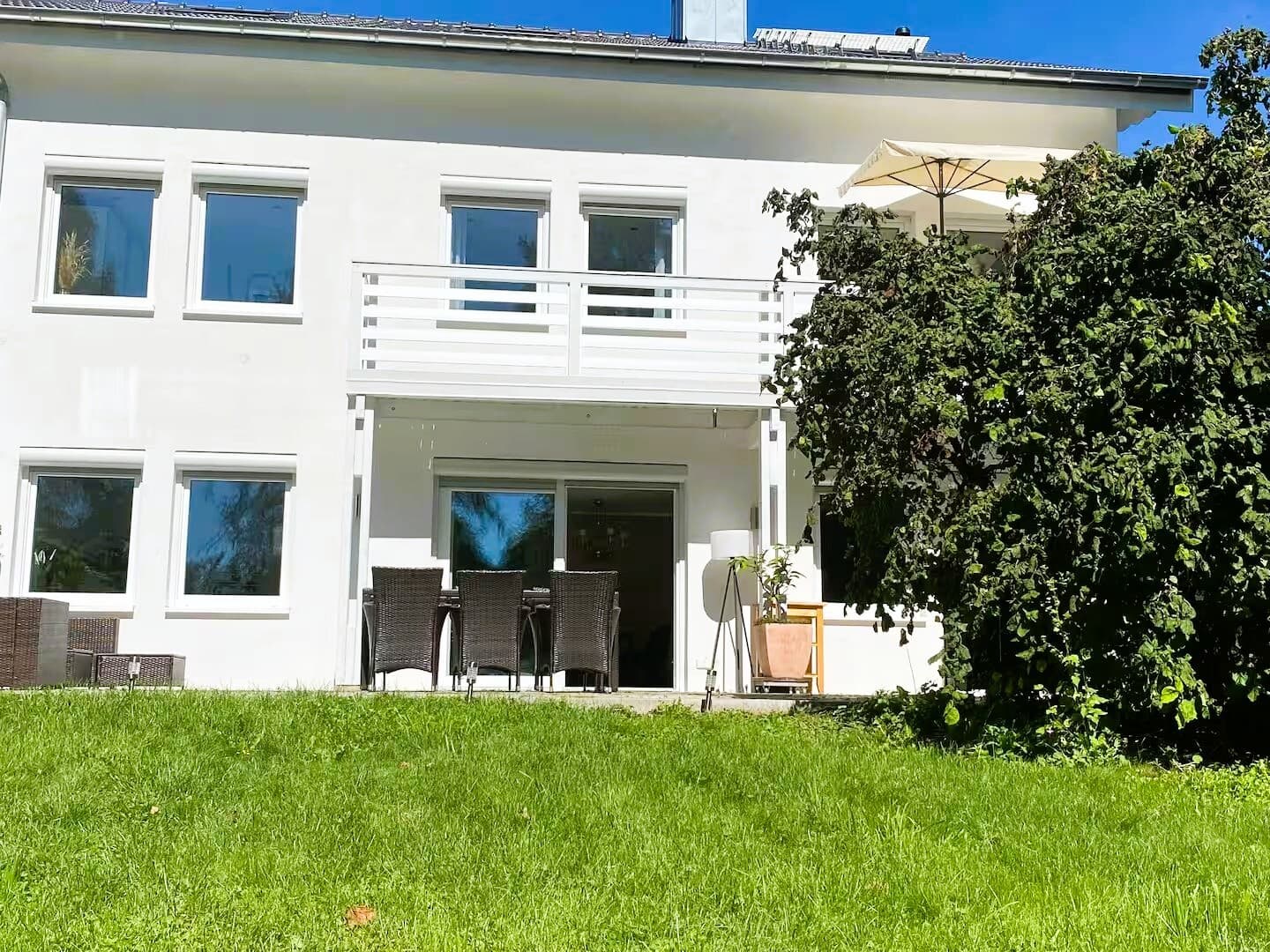 AS IMMOBILIEN: fully furnished duplex condo 3br 3 bath garage fitted kitchen - Wiesbaden Breckenheim