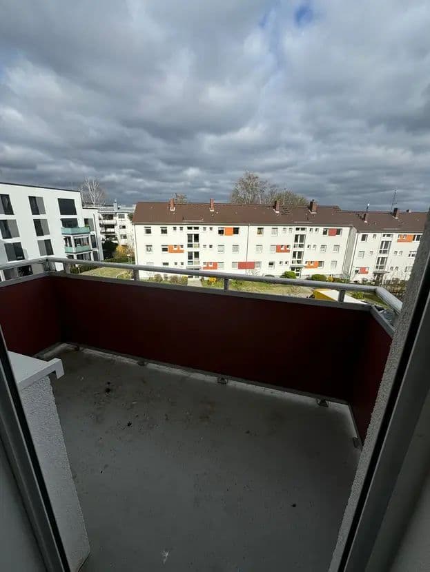 AS IMMOBILIEN: Modern, fully Furnished 4-Room Apartment with Balcony in Wiesbaden-Kohlheck