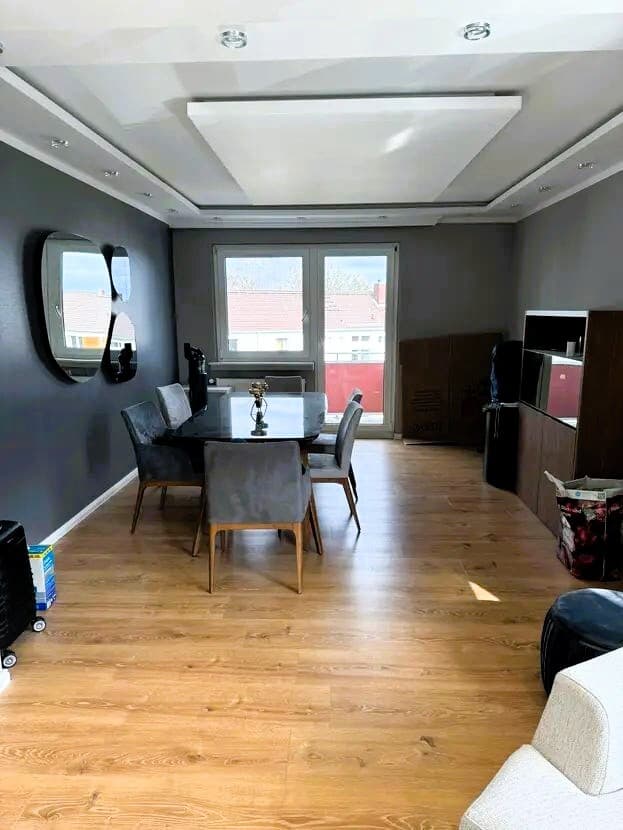 AS IMMOBILIEN: Modern, fully Furnished 4-Room Apartment with Balcony in Wiesbaden-Kohlheck