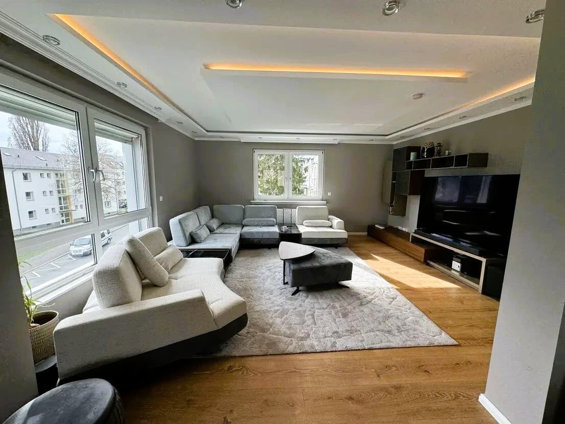 AS IMMOBILIEN: Modern, fully Furnished 4-Room Apartment with Balcony in Wiesbaden-Kohlheck