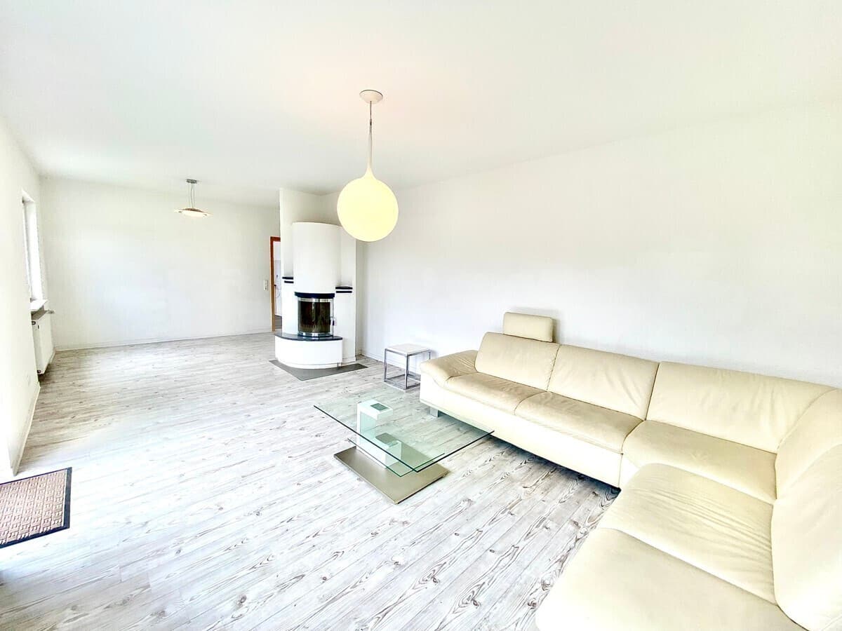 AS IMMOBILIEN: Wiesbaden Delkenheim Wohnen und Arbeiten unter einem Dach EBK, Kamin, Stellplätze