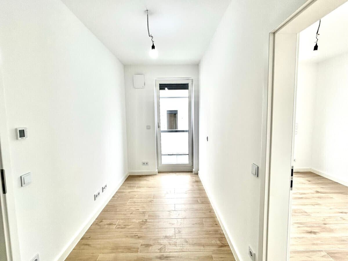 RENTED: Wiesbaden 3br penthouse 120m² condo, rooftop, 2 parking, fitted kitchen 10min to Clay