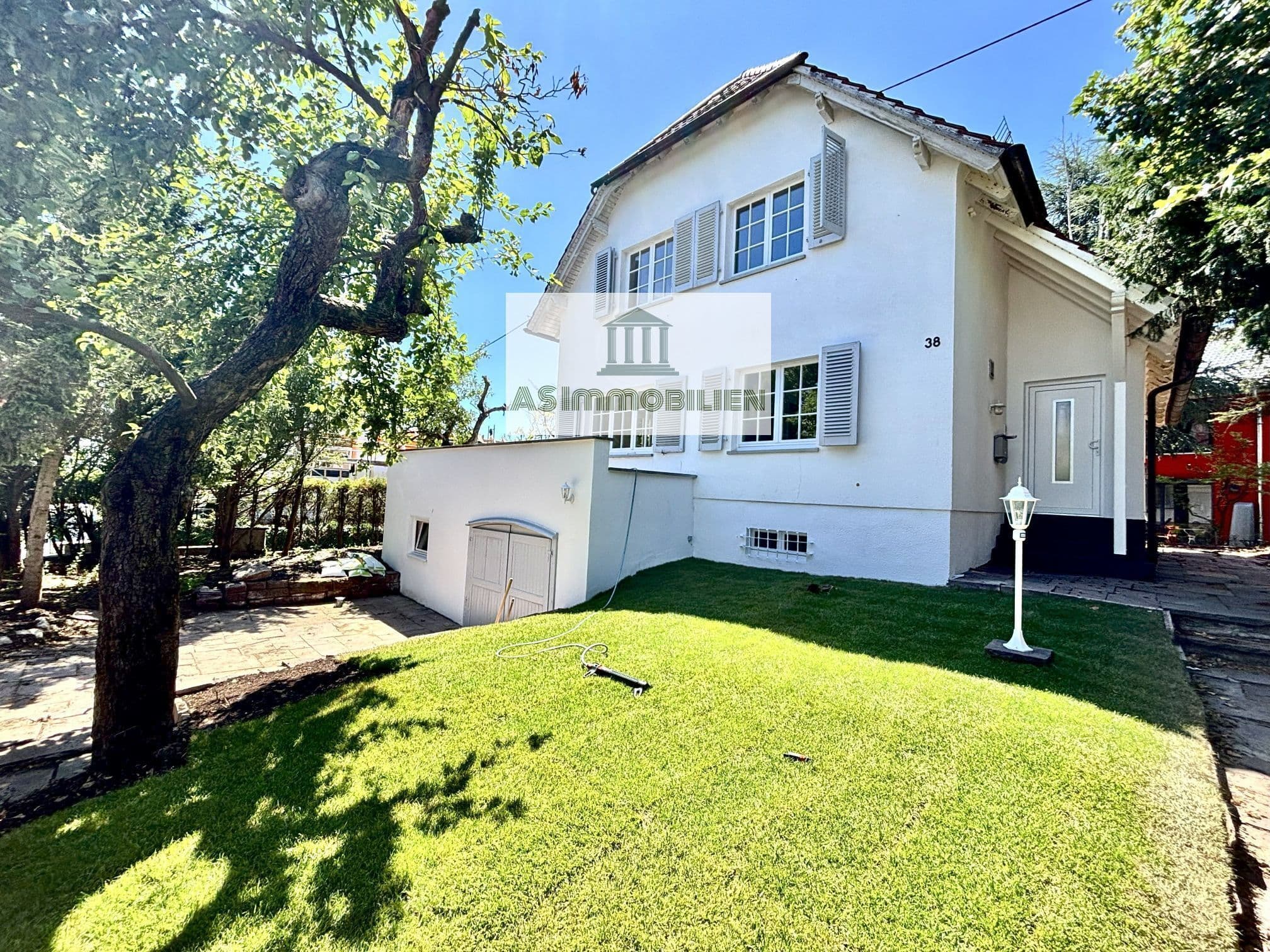 RENTED: 1,938 sqft | single-family home, fitted kitchen | 6 br, 3 bath | Wiesbaden Sonnenberg
