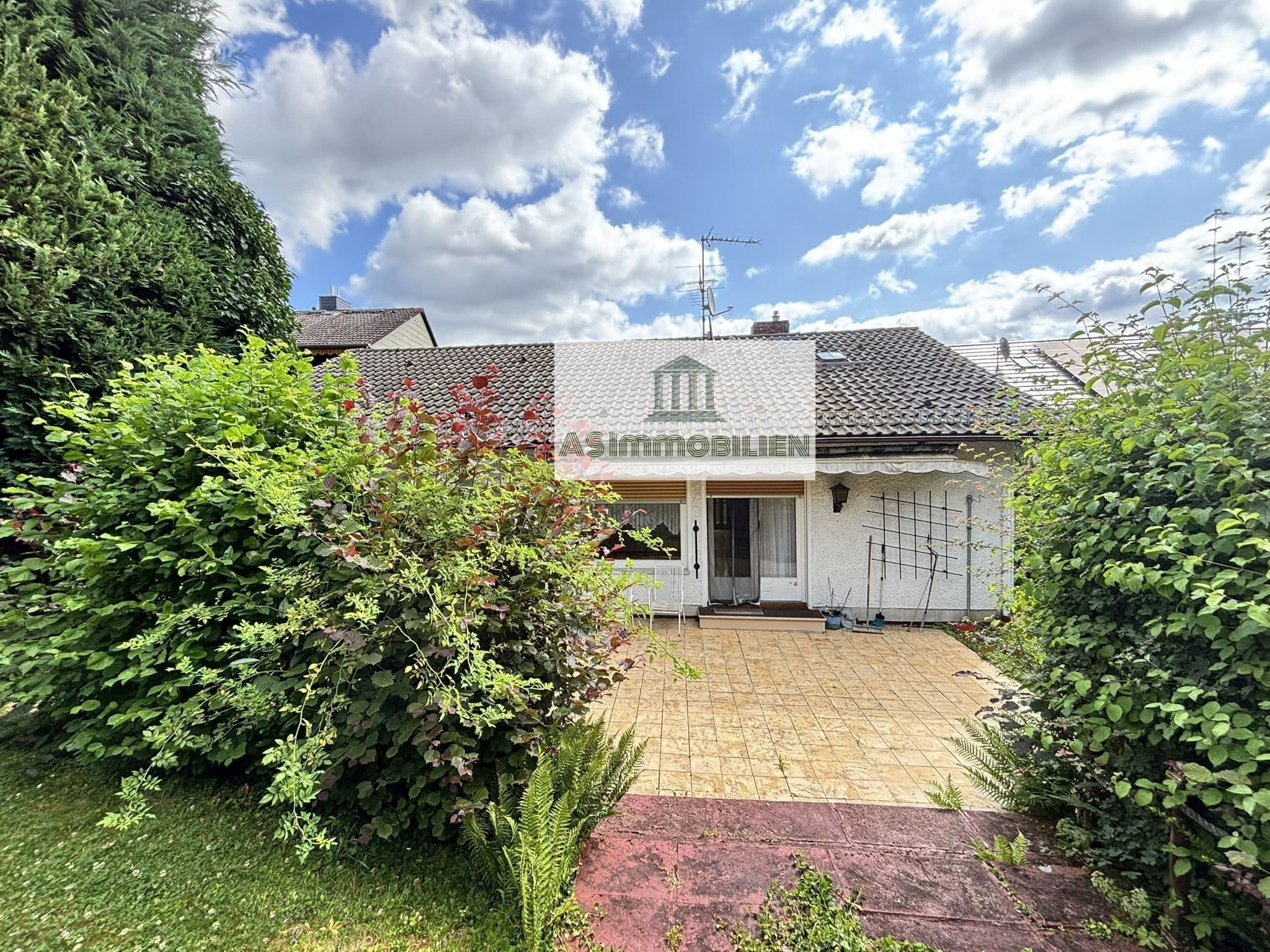 AS IMMOBILIEN: Abrissgrundstück für EFH ZFH oder 2 DHH bis zu 504 m² Geschossfläche möglich