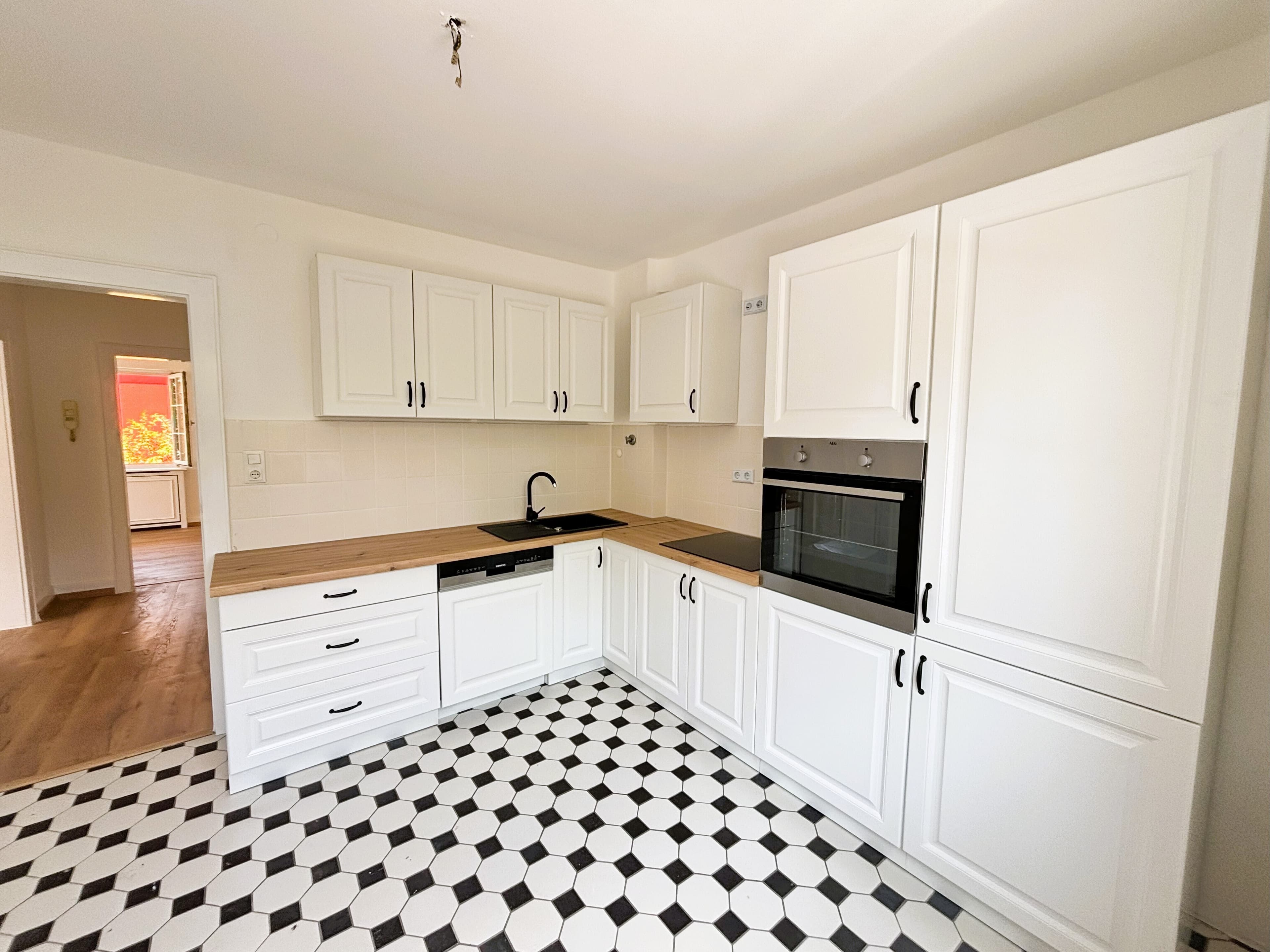 RENTED: 1,938 sqft | single-family home, fitted kitchen | 6 br, 3 bath | Wiesbaden Sonnenberg