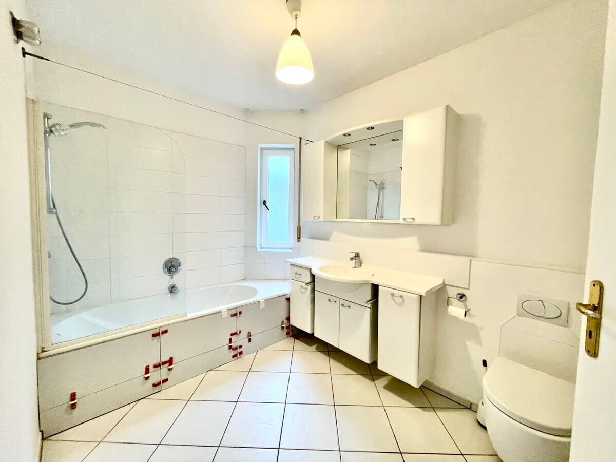 AS IMMOBILIEN: Ihr neues Zuhause in Wiesbaden-Aukamm stilvolles RMH mit Platz für die ganze Familie