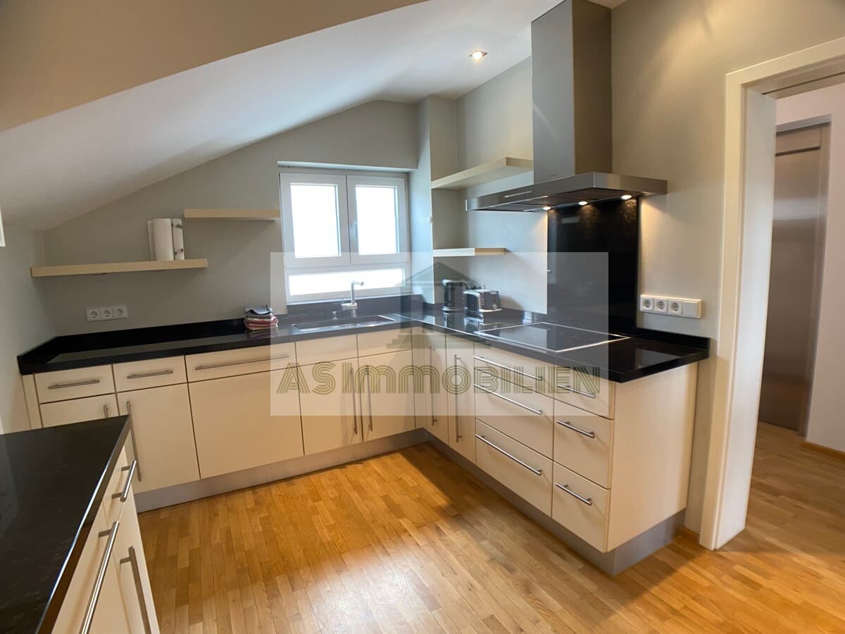 AS IMMOBILIEN: Penthouse furnished apartment close to Crestview Housing, 10 min drive from Clay