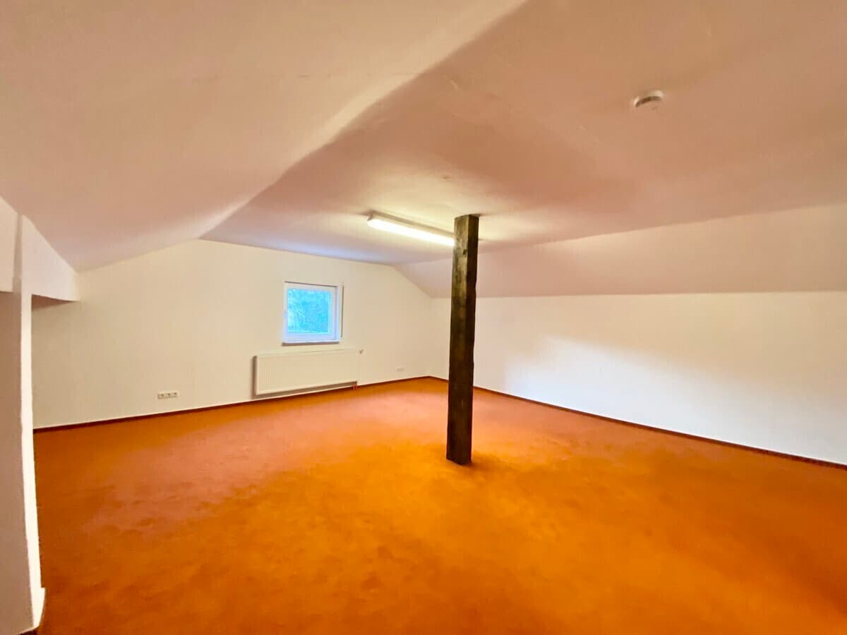 AS IMMOBILIEN: Wiesbaden Delkenheim Wohnen und Arbeiten unter einem Dach EBK, Kamin, Stellplätze