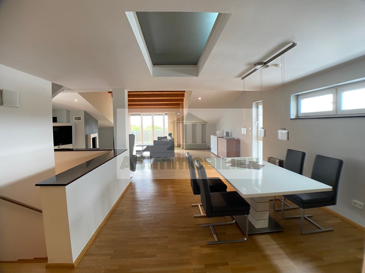 AS IMMOBILIEN: Penthouse furnished apartment close to Crestview Housing, 10 min drive from Clay
