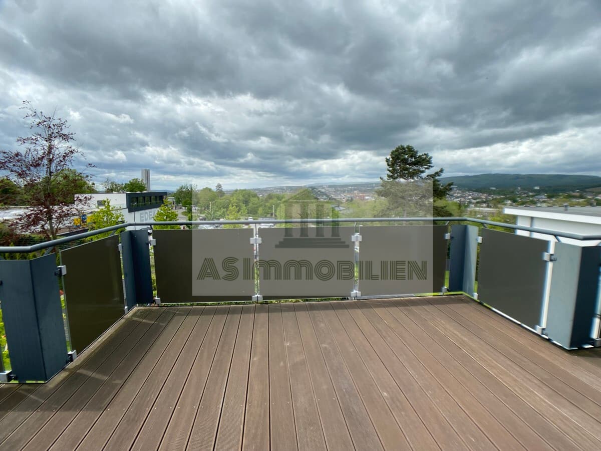 AS IMMOBILIEN: Penthouse furnished apartment close to Crestview Housing, 10 min drive from Clay