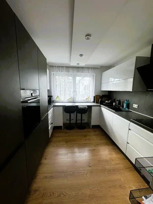 AS IMMOBILIEN: Modern, fully Furnished 4-Room Apartment with Balcony in Wiesbaden-Kohlheck