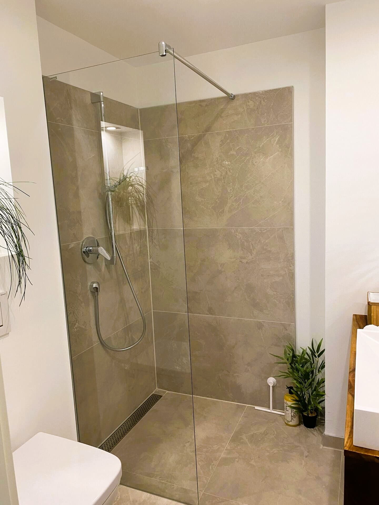 AS IMMOBILIEN: fully furnished duplex condo 3br 3 bath garage fitted kitchen - Wiesbaden Breckenheim