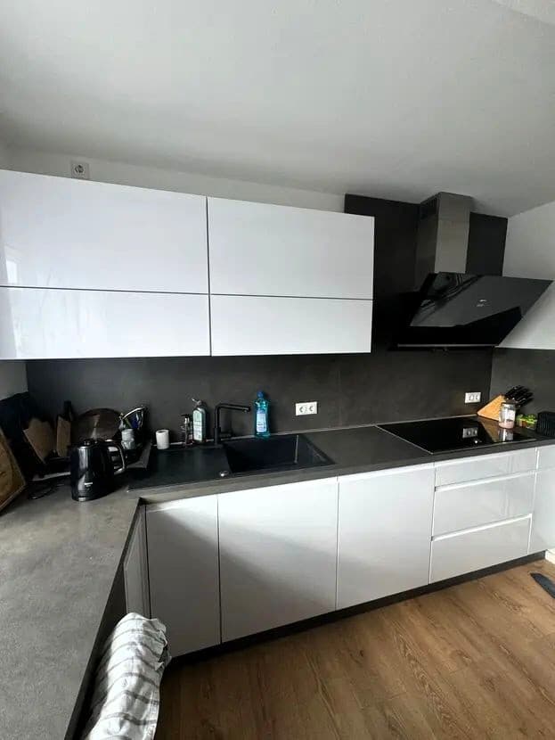 AS IMMOBILIEN: Modern, fully Furnished 4-Room Apartment with Balcony in Wiesbaden-Kohlheck