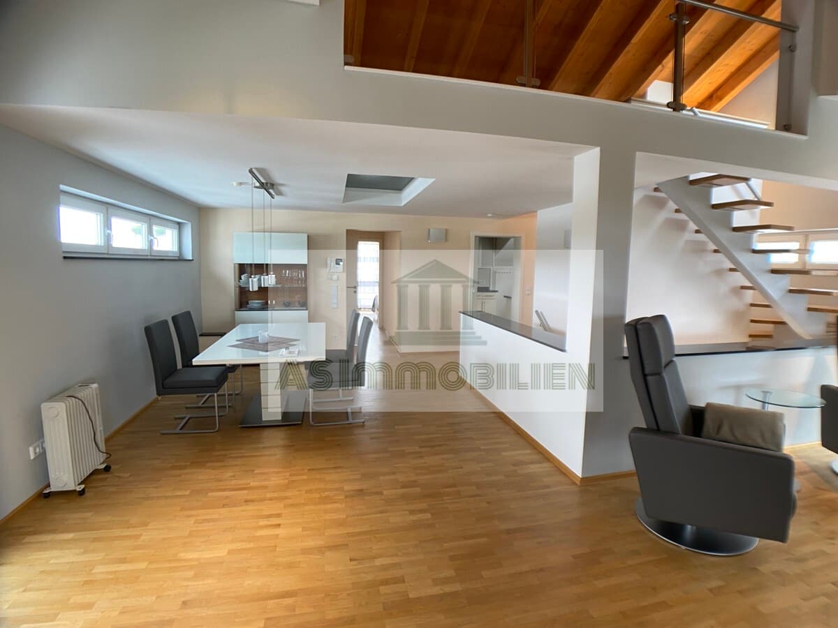 AS IMMOBILIEN: Penthouse furnished apartment close to Crestview Housing, 10 min drive from Clay