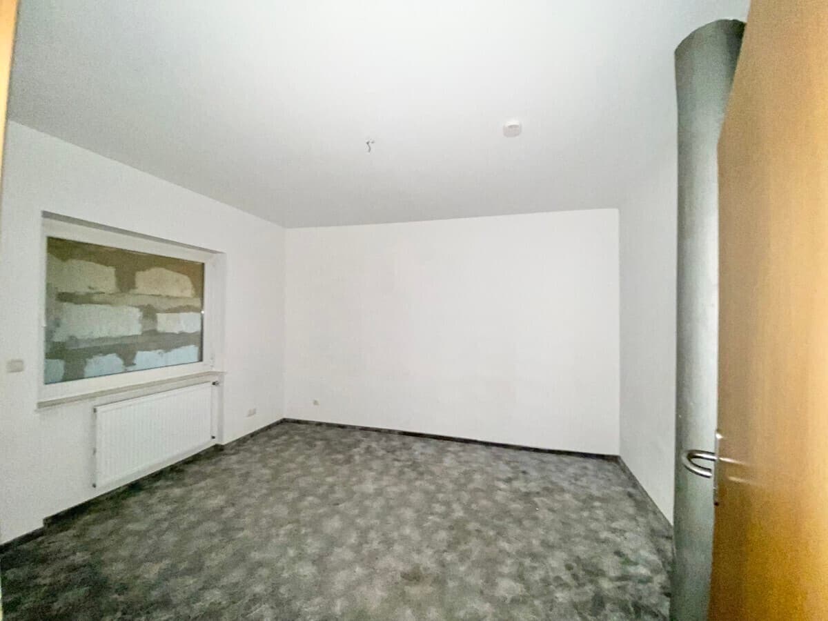 AS IMMOBILIEN: Wiesbaden Delkenheim Wohnen und Arbeiten unter einem Dach EBK, Kamin, Stellplätze