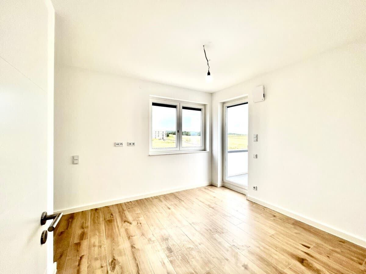 RENTED: Wiesbaden 3br penthouse 120m² condo, rooftop, 2 parking, fitted kitchen 10min to Clay