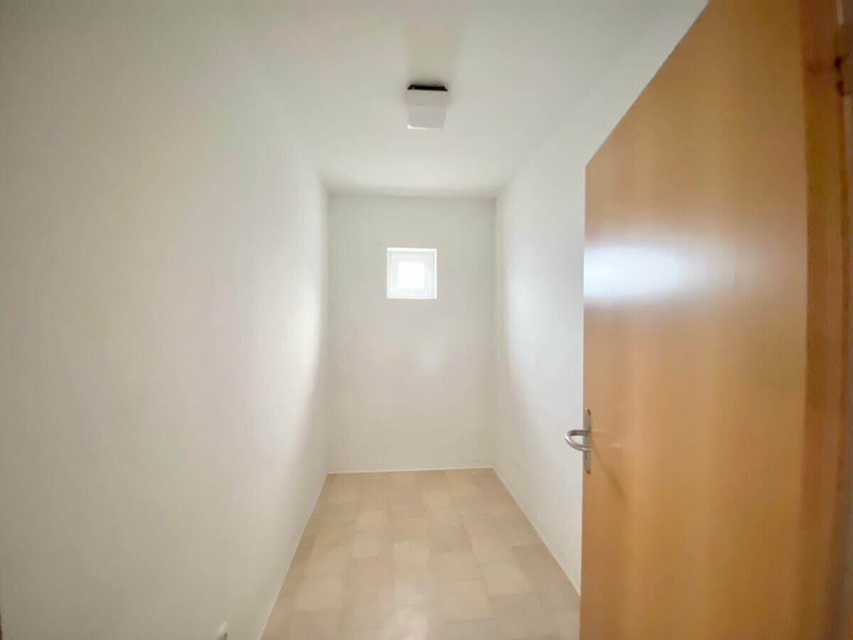 AS IMMOBILIEN: Wiesbaden Delkenheim Wohnen und Arbeiten unter einem Dach EBK, Kamin, Stellplätze