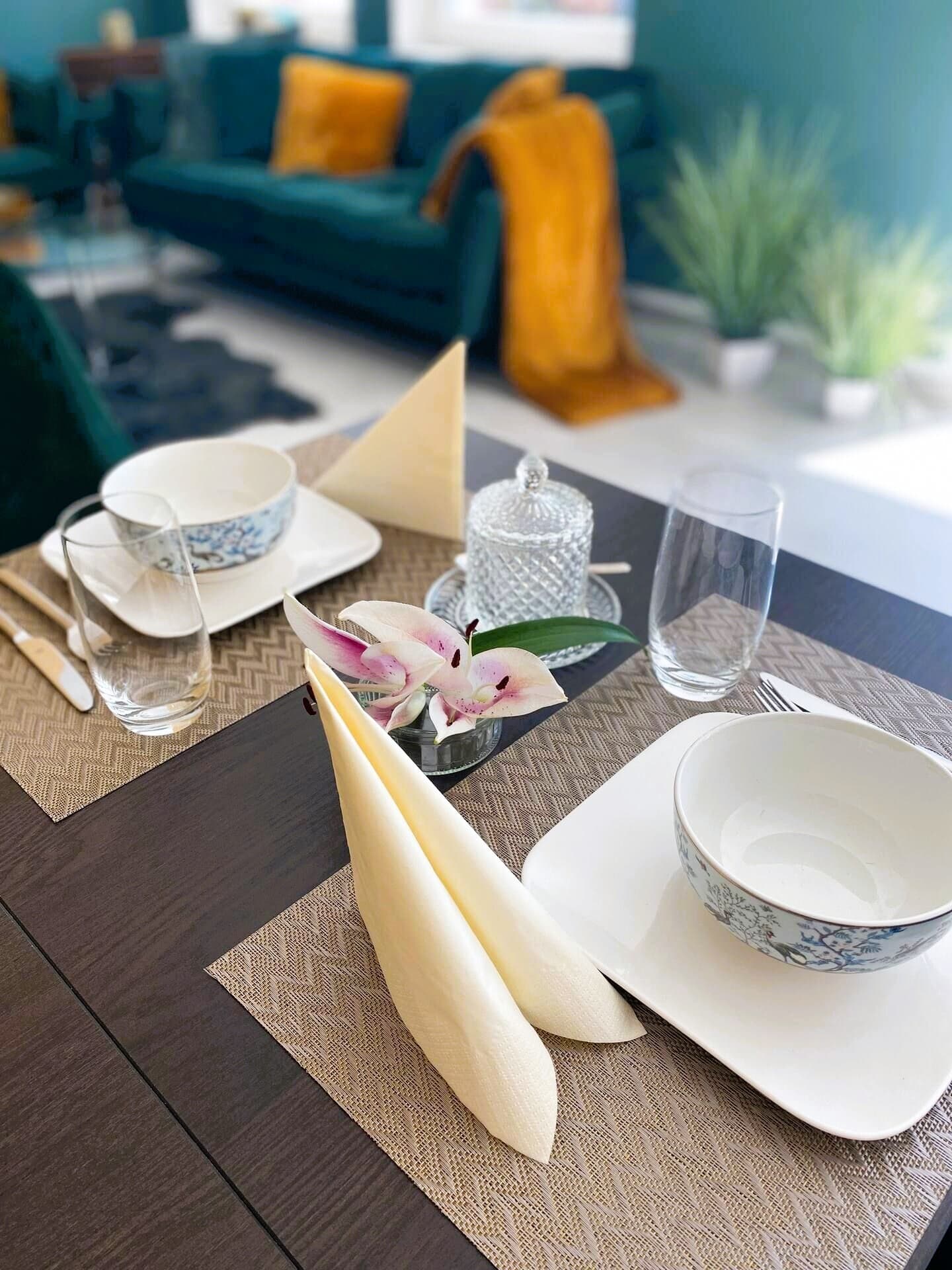 AS IMMOBILIEN: fully furnished duplex condo 3br 3 bath garage fitted kitchen - Wiesbaden Breckenheim